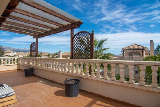 Rodzinna oaza z 3 sypialniami Willa LA NUCIA